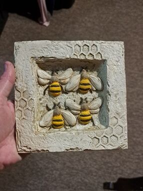Bee Wall Art Plaque - Yellow and Cream Resin Bees